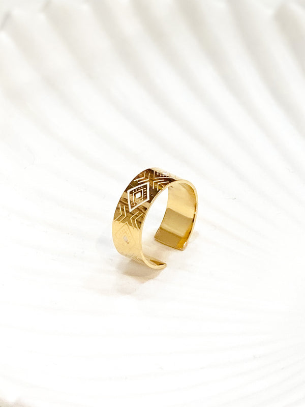 AUDEN ring